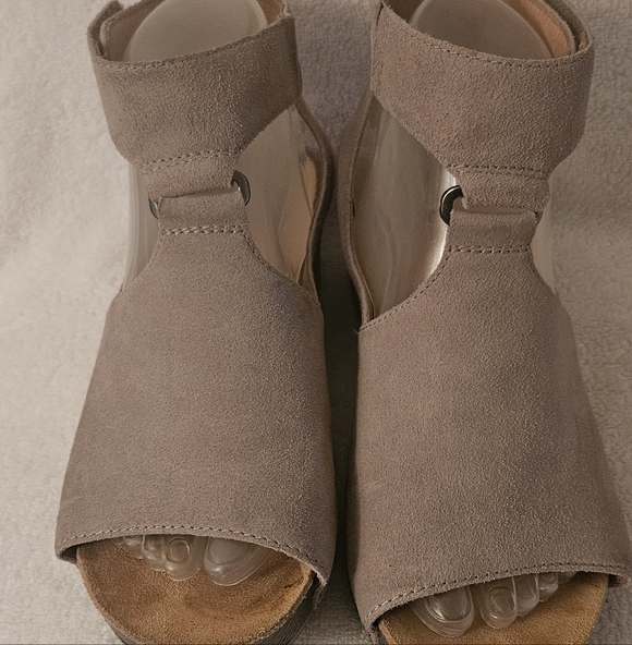 Dansko Leather Taylin Sandal Comfort Footbed Gray Taupe Burnished Suede Wmn’s 7 - Picture 2 of 8